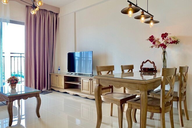 Bán 3 phòng ngủ full nội thất giá mềm 6,4 tỷ tầng cao ban công rộng 89m2