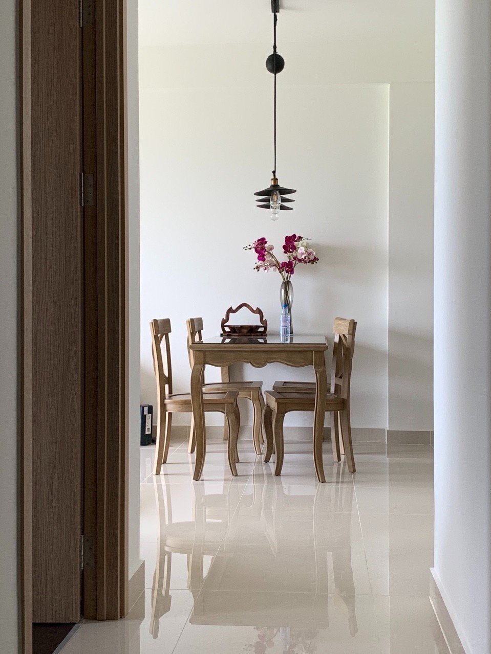 Bán 3 phòng ngủ full nội thất giá mềm 6,4 tỷ tầng cao ban công rộng 89m2