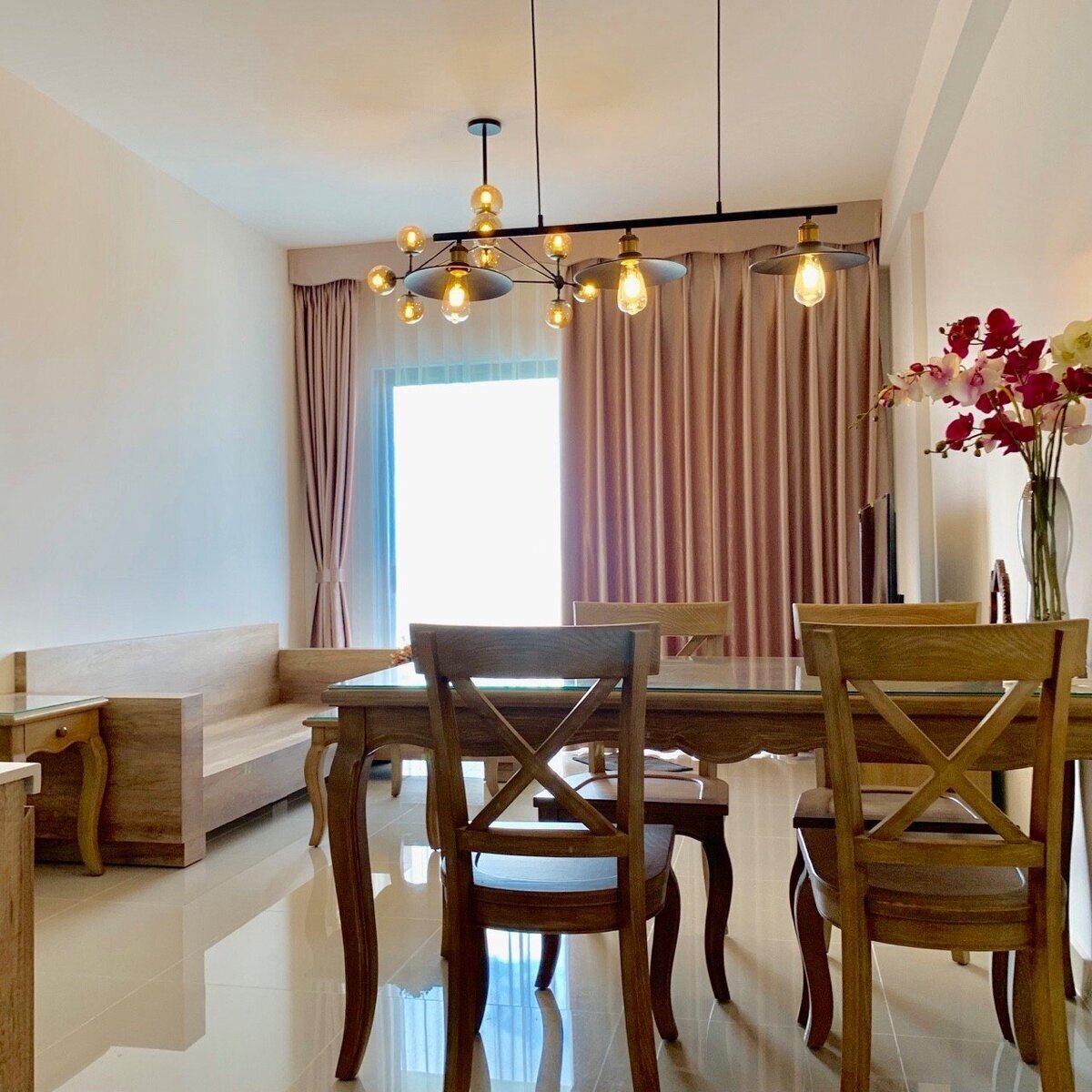 Bán 3 phòng ngủ full nội thất giá mềm 6,4 tỷ tầng cao ban công rộng 89m2