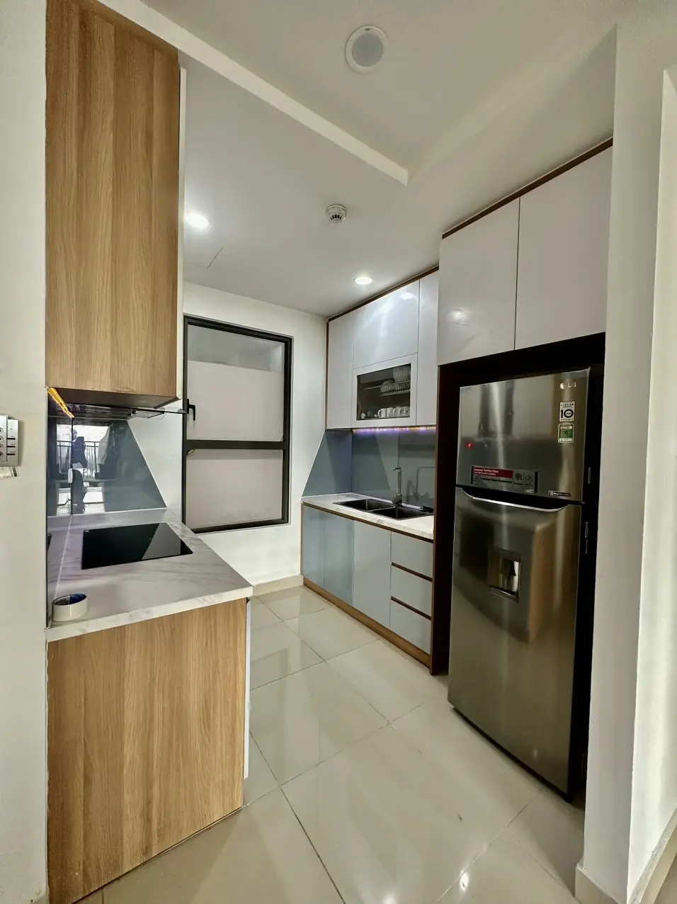 Cho thuê căn 3pn The Sun Avenue giá thuê 21 triệu/ tháng nội thất đầy đủ