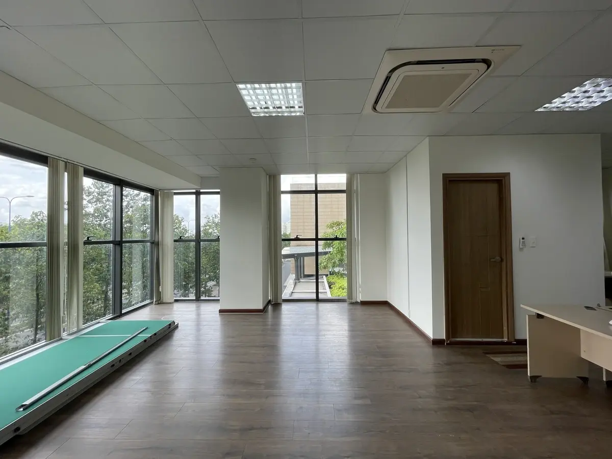 Cho thuê văn phòng 60m2 căn góc 2 mặt kính view yên tĩnh, The Sun Avenue - Quận 2