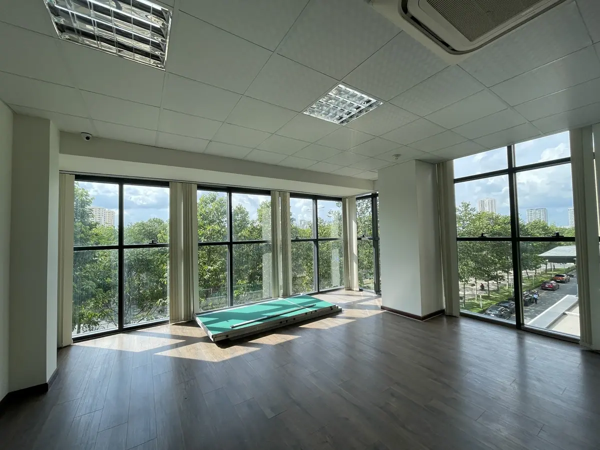 Cho thuê văn phòng 60m2 căn góc 2 mặt kính view yên tĩnh, The Sun Avenue - Quận 2