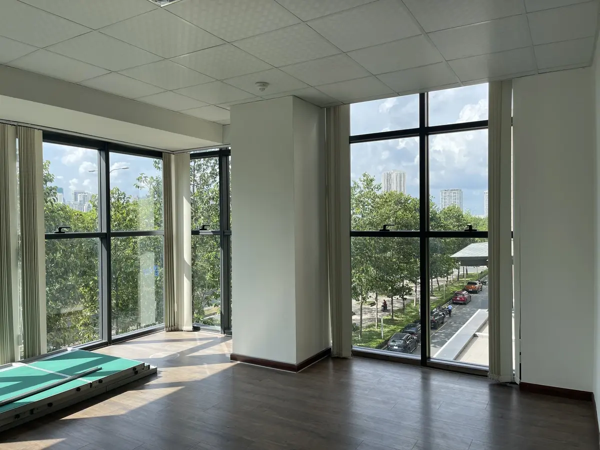 Cho thuê văn phòng 60m2 căn góc 2 mặt kính view yên tĩnh, The Sun Avenue - Quận 2