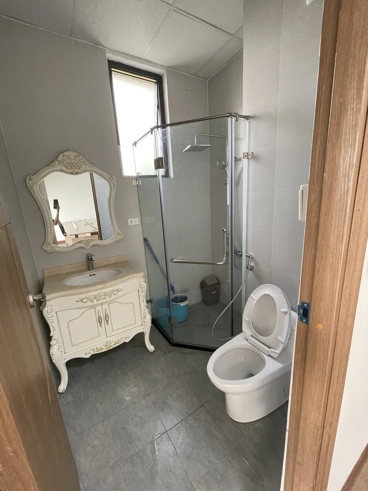 Cho thuê văn phòng 60m2 căn góc 2 mặt kính view yên tĩnh, The Sun Avenue - Quận 2