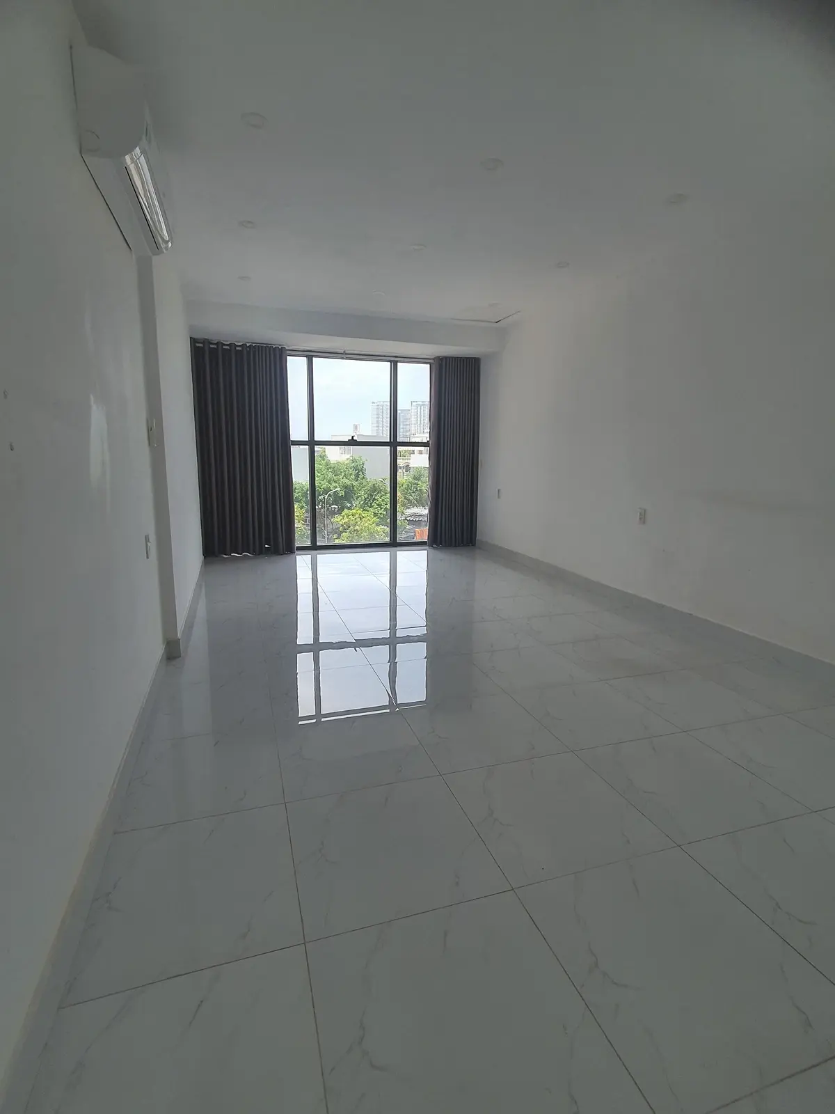 Văn phòng cho thuê dạng vừa 39m2 giá thuê 9 triệu/ tháng nhà đang trống sẵn