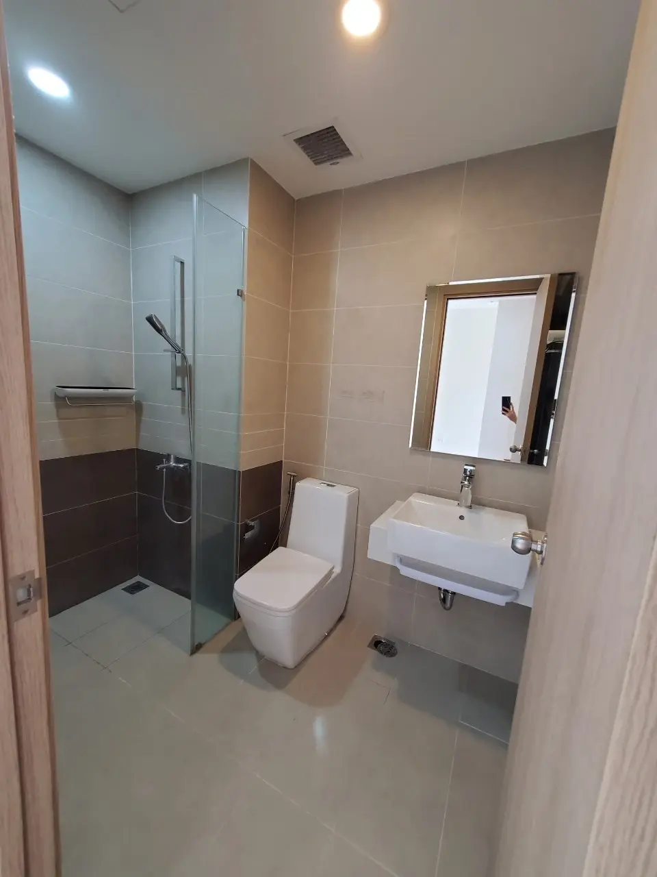 Cho thuê căn hộ 1pn The Sun Avenue có thể ở hoặc làm văn phòng giá 13 triệu