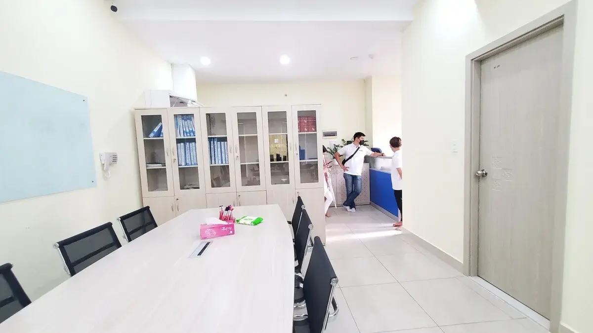 Cho thuê văn phòng 53m2 giá hợp lý 13 triệu bao phí căn góc vị trí trung tâm