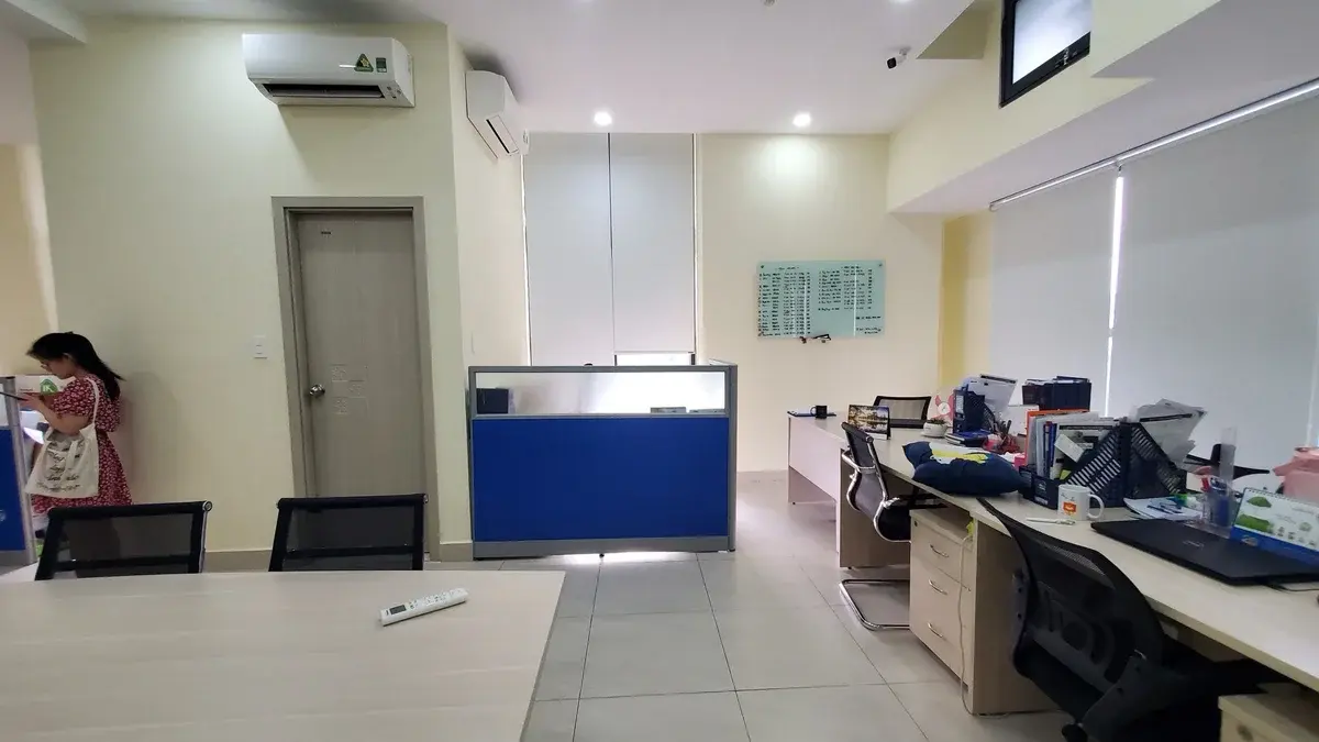 Cho thuê văn phòng 53m2 giá hợp lý 13 triệu bao phí căn góc vị trí trung tâm