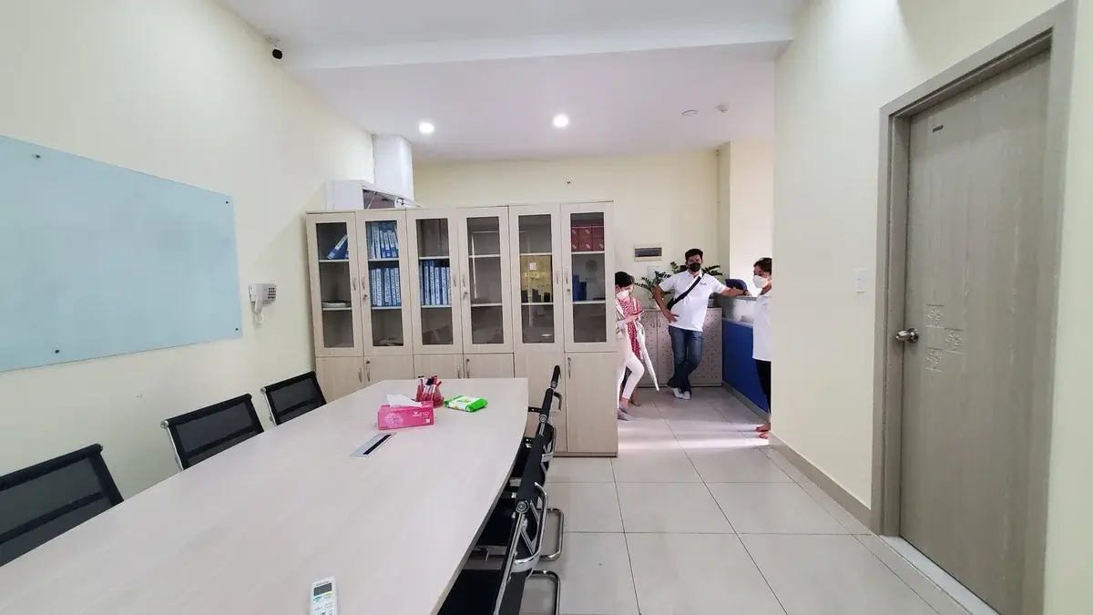 Cho thuê văn phòng 53m2 giá hợp lý 13 triệu bao phí căn góc vị trí trung tâm