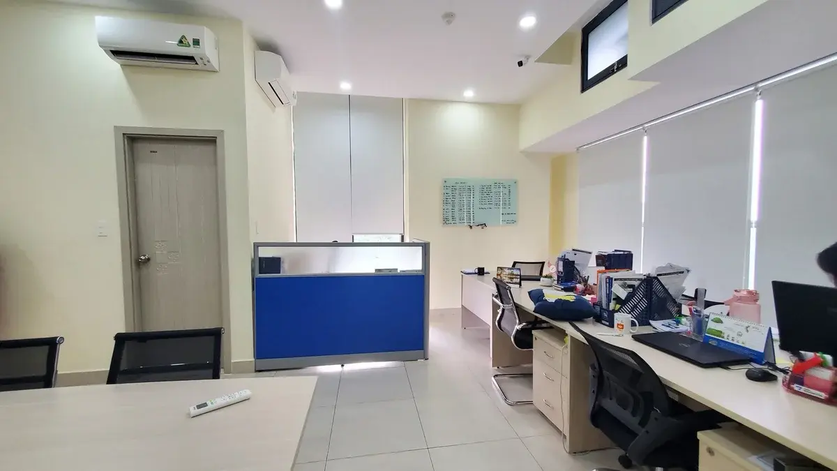 Cho thuê văn phòng 53m2 giá hợp lý 13 triệu bao phí căn góc vị trí trung tâm