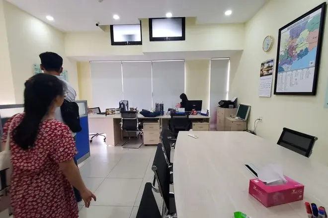 Cho thuê văn phòng 53m2 giá hợp lý 13 triệu bao phí căn góc vị trí trung tâm