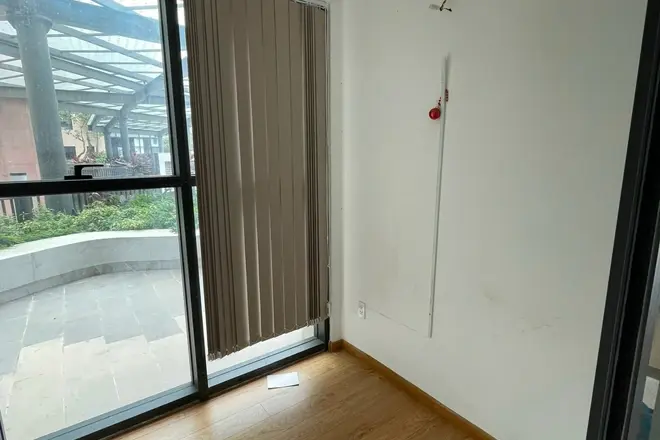 Cho thuê officetel The Sun Avenue giá 15 triệu diện tích 60m2 có ngăn phòng riêng