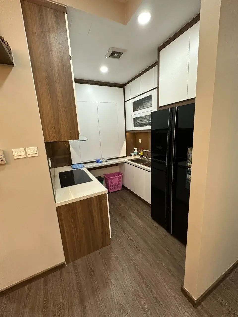 Bán The Sun Avenue giá 5,5 tỷ full nội thất mới tháp trung tâm tầng cao