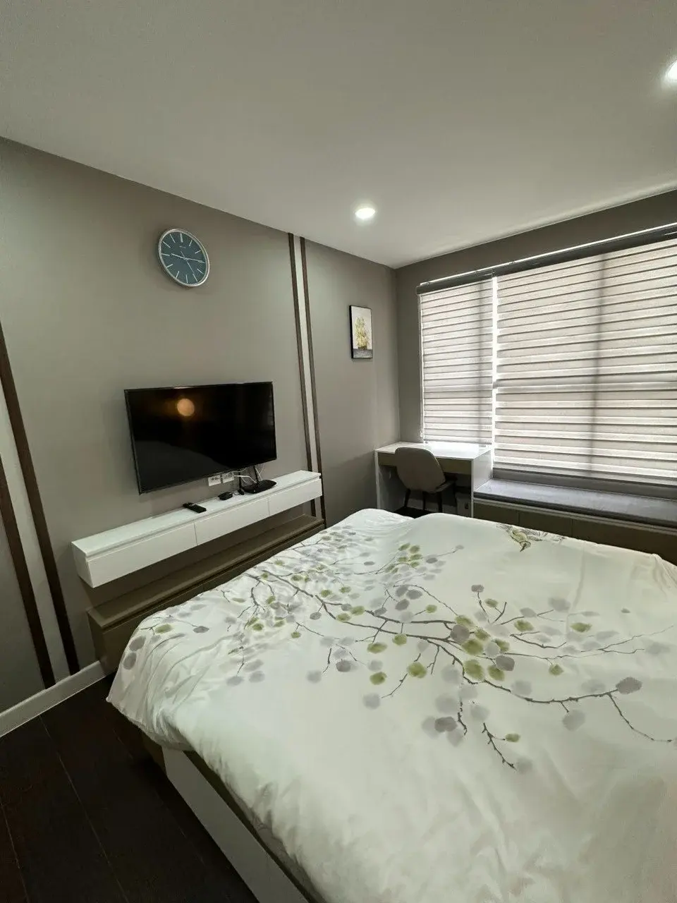 Bán The Sun Avenue giá 5,5 tỷ full nội thất mới tháp trung tâm tầng cao