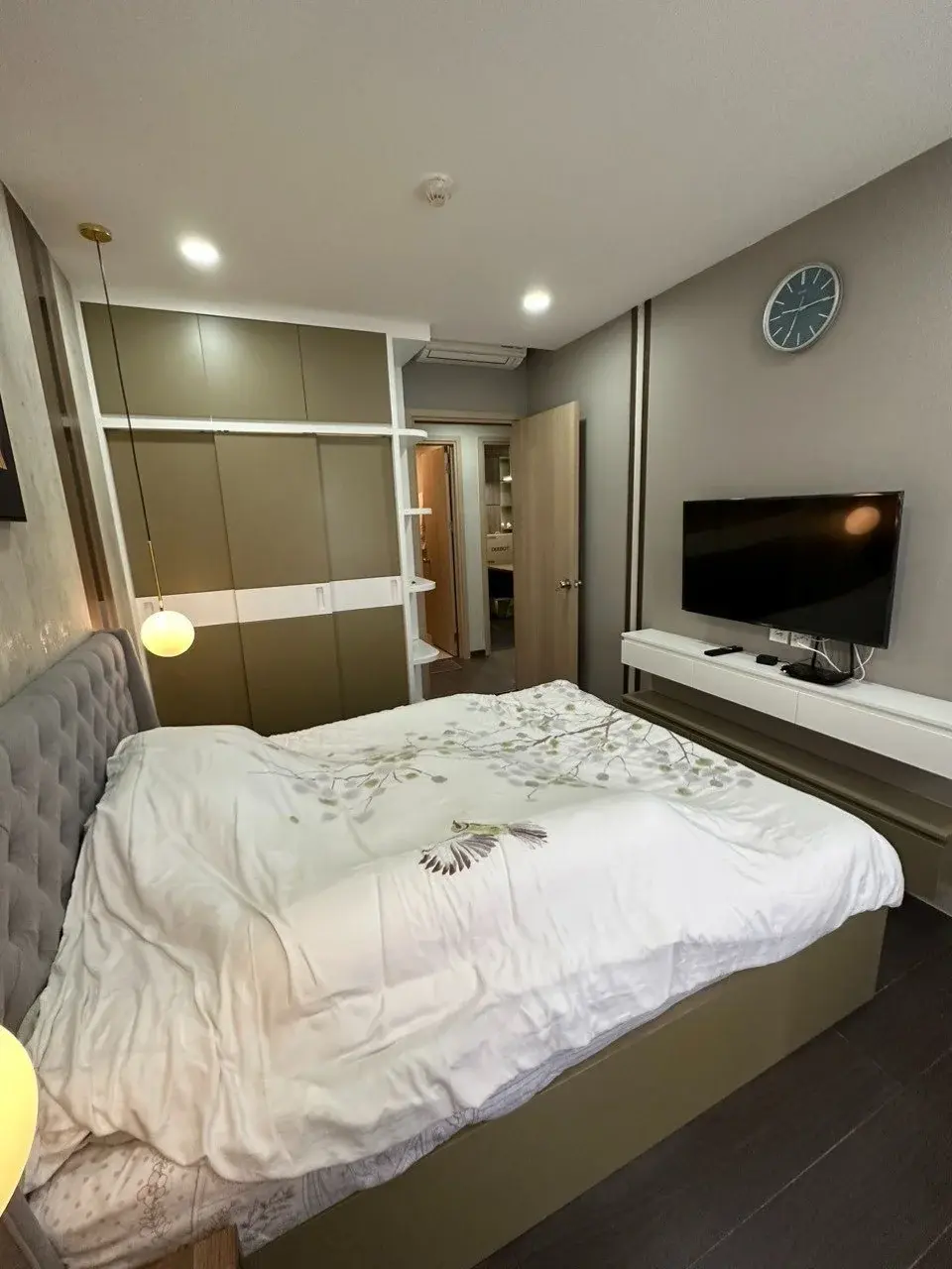 Bán The Sun Avenue giá 5,5 tỷ full nội thất mới tháp trung tâm tầng cao