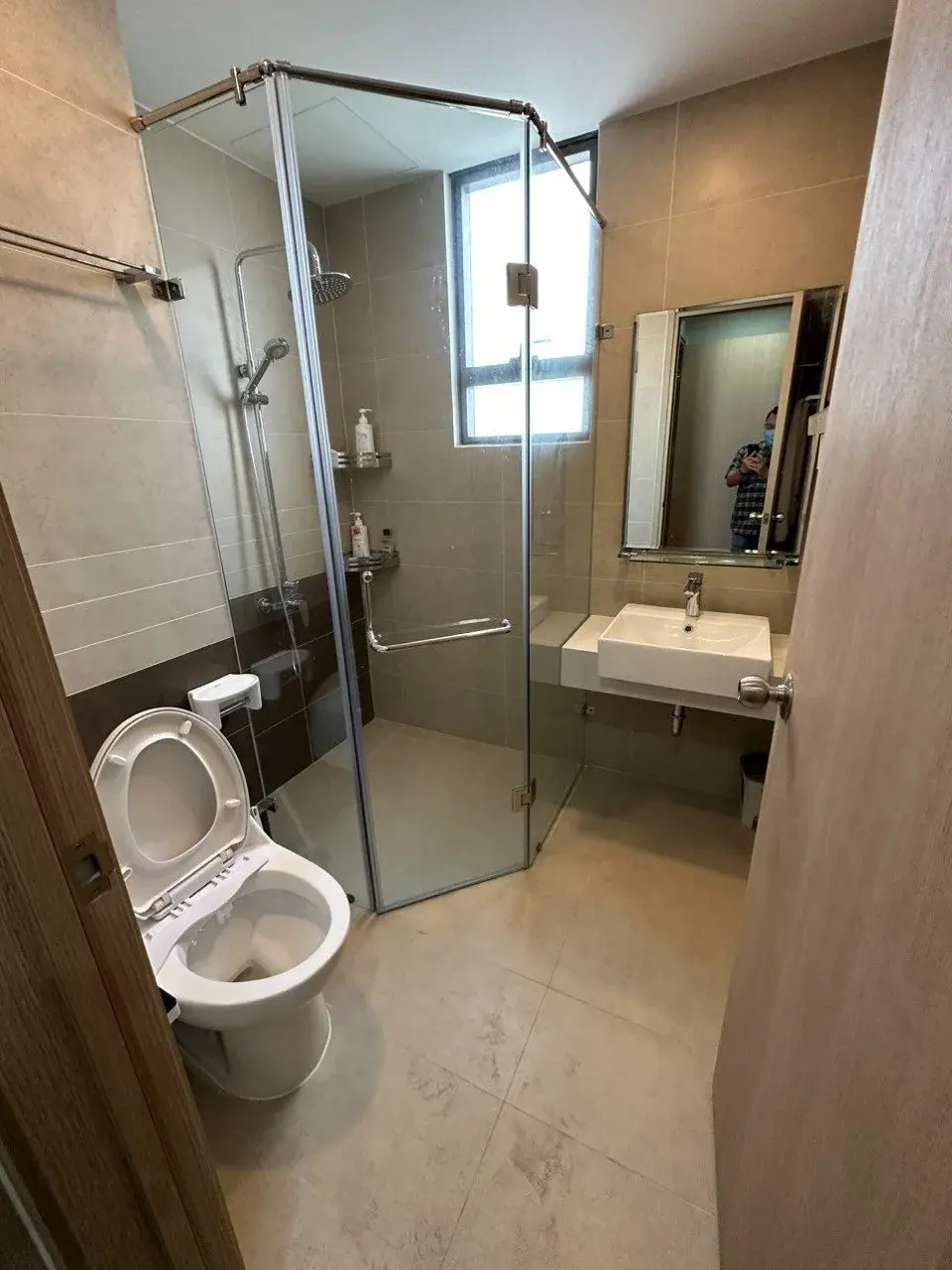 Bán The Sun Avenue giá 5,5 tỷ full nội thất mới tháp trung tâm tầng cao