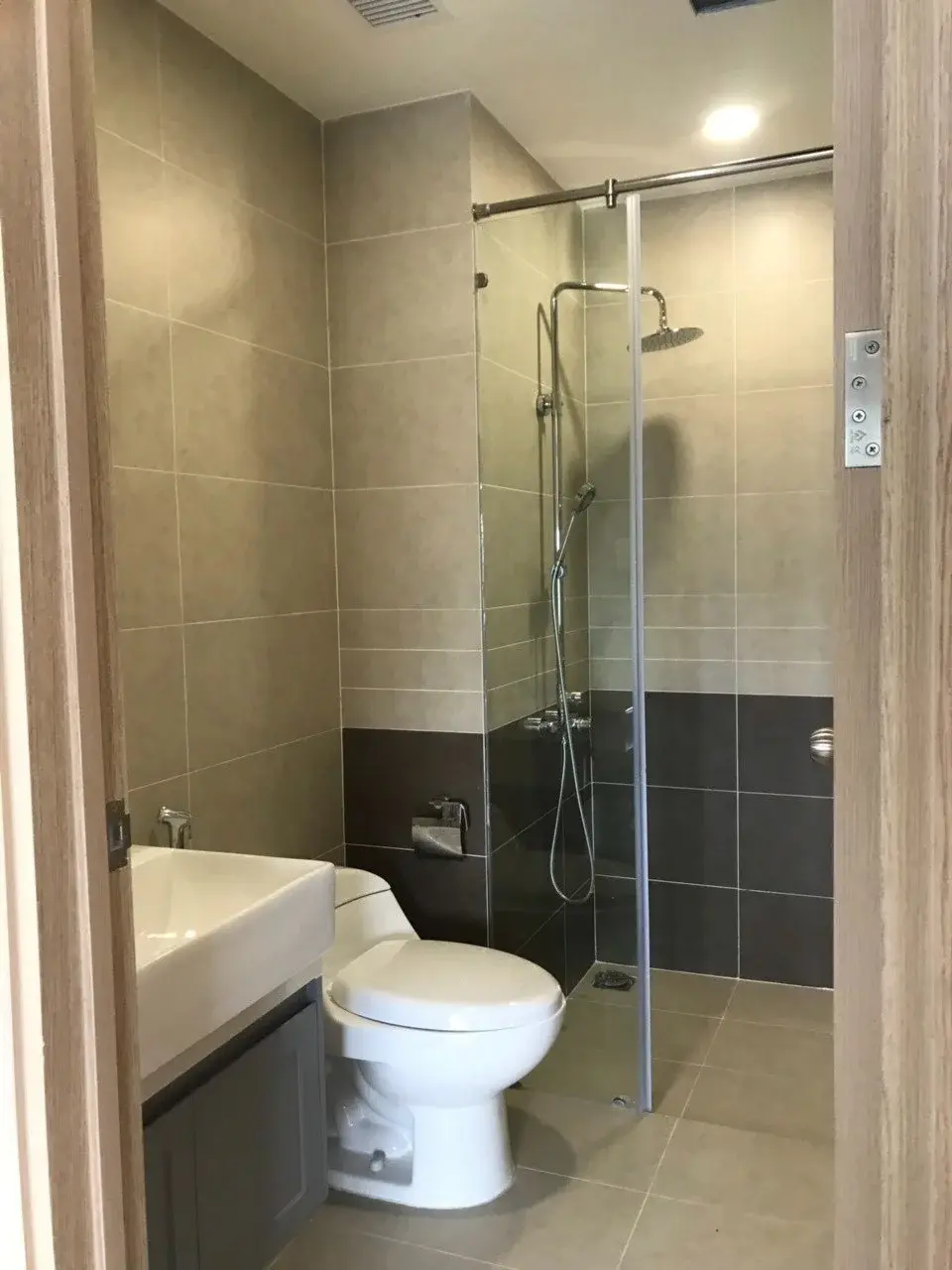 Cho thuê 2 phòng ngủ The Sun Avenue giá 16 triệu/tháng full nội thất