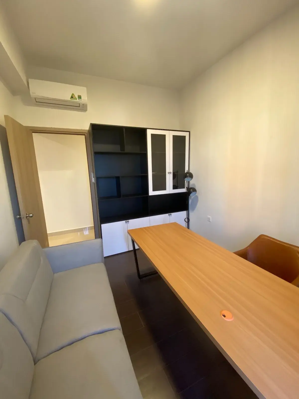 Chuyển nhượng The Sun Avenue 90m2 giá 5,8 tỷ kèm nội thất mới ít sử dụng