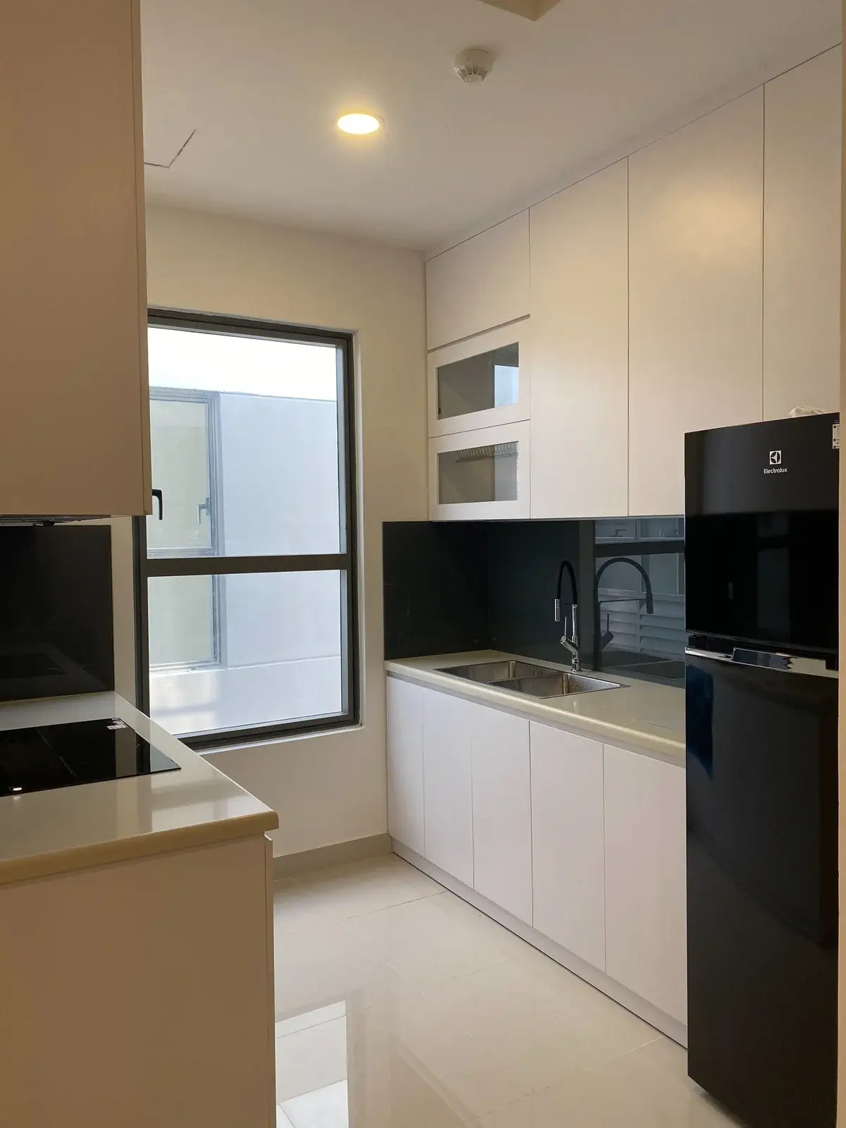 Chuyển nhượng The Sun Avenue 90m2 giá 5,8 tỷ kèm nội thất mới ít sử dụng