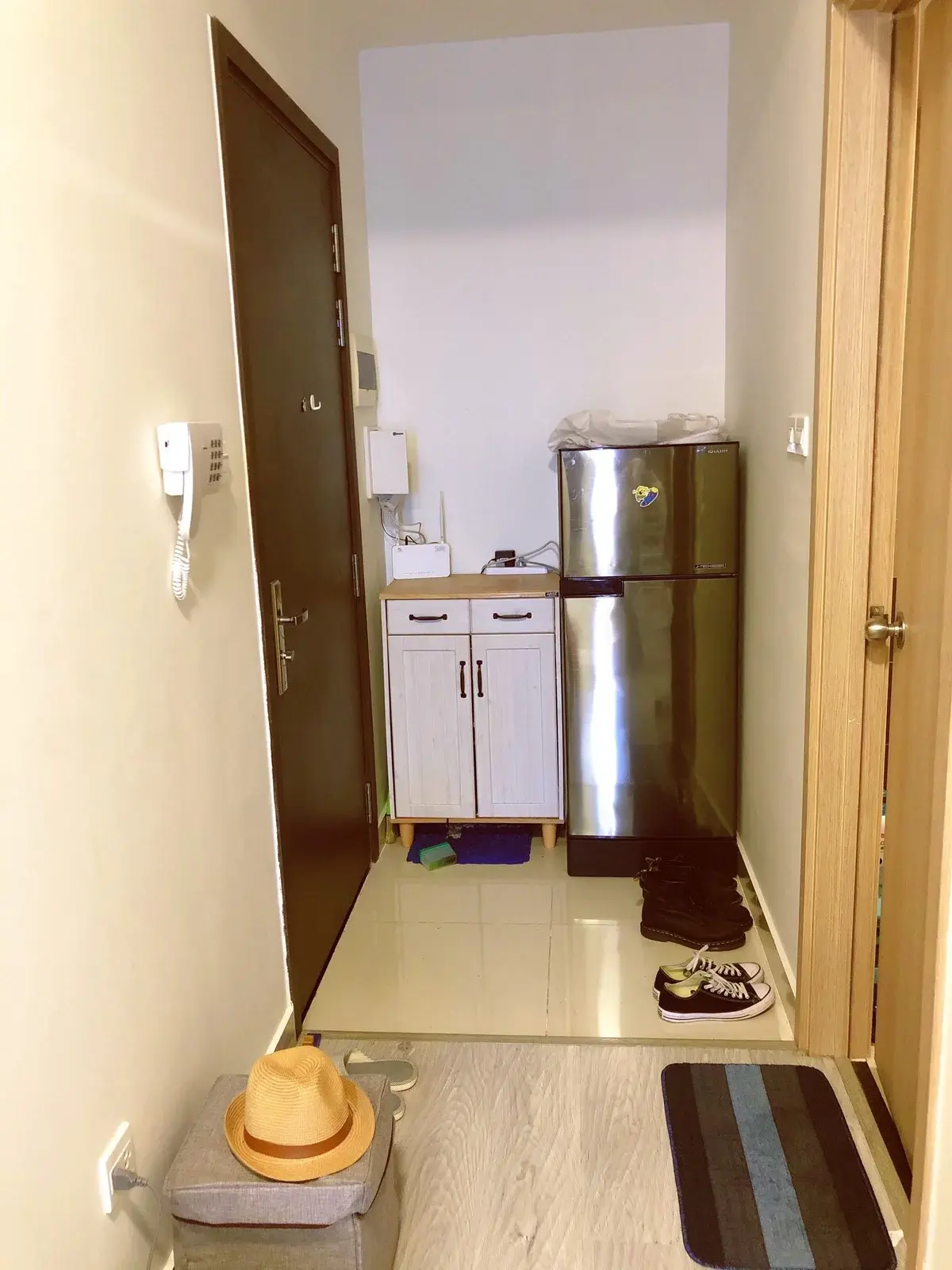 Mua bán căn studio giá 2,1 tỷ bao hết 31m2 full nội thất The Sun Avenue