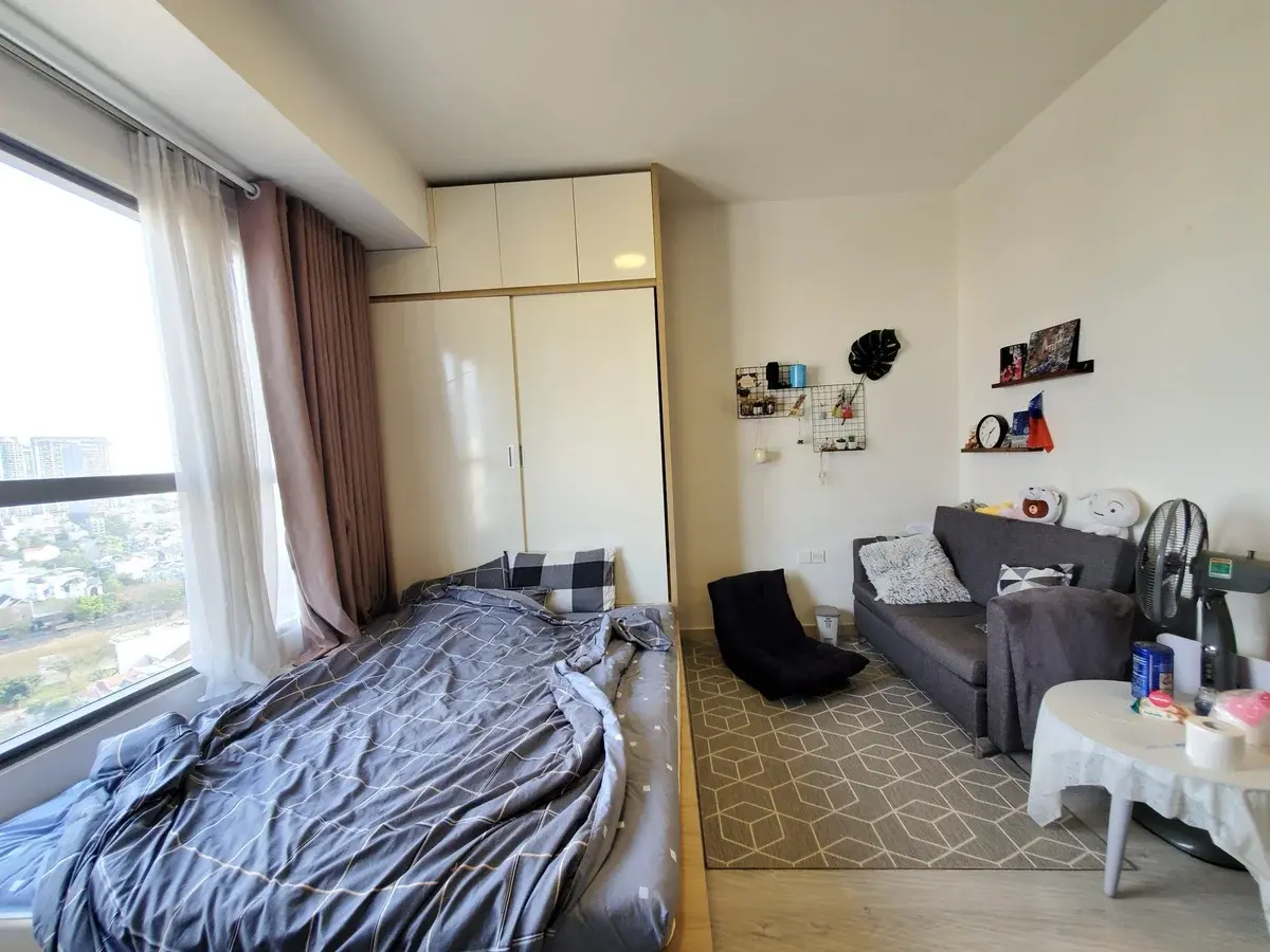Mua bán căn studio giá 2,1 tỷ bao hết 31m2 full nội thất The Sun Avenue