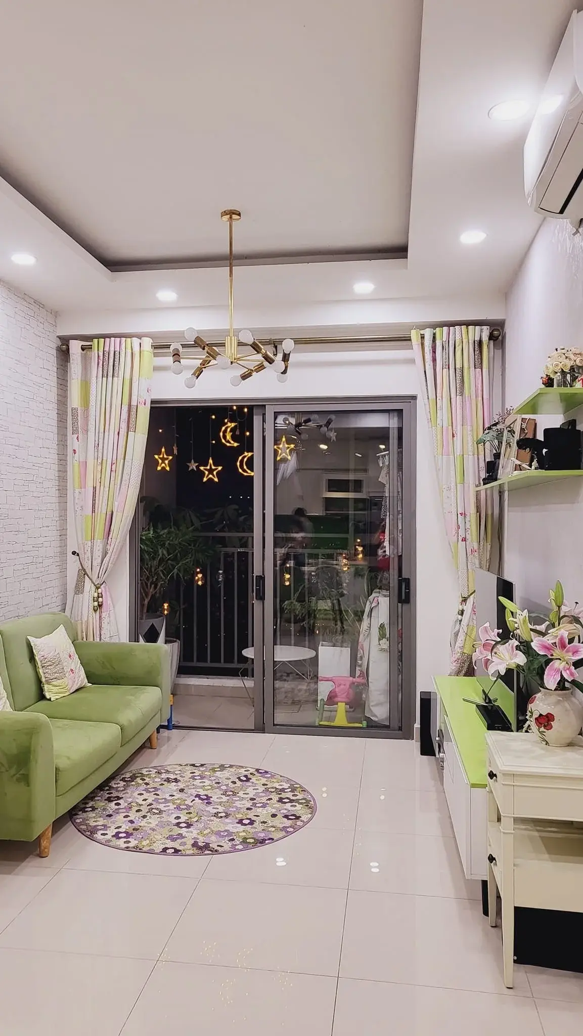 Bán 2 phòng ngủ The Sun Avenue 75m2 Giá 5,5 tỷ nội thất đầy đủ