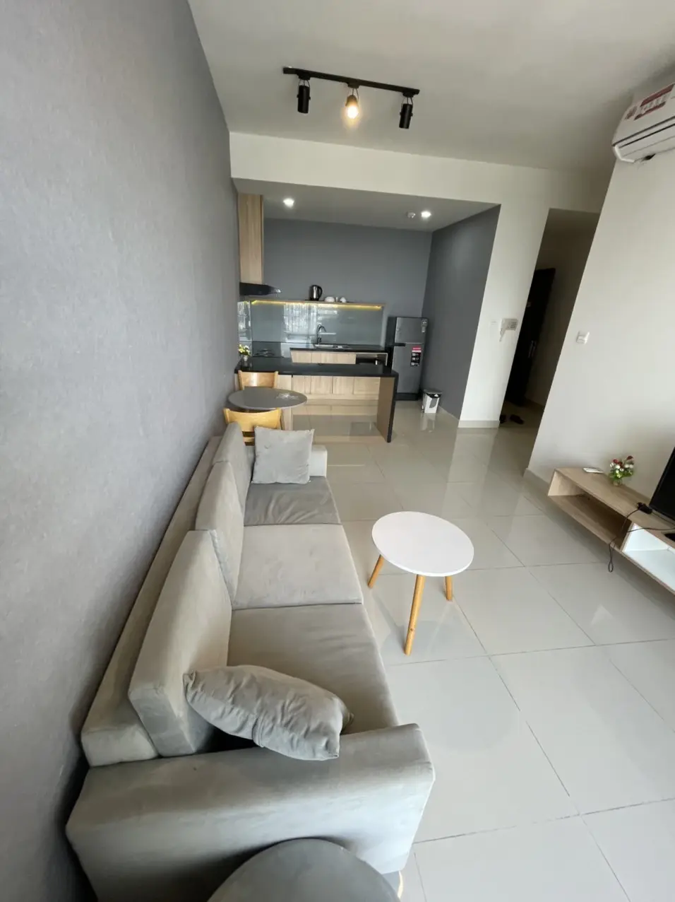 Căn hộ The Sun Avenue cho thuê 16 triệu full nội thất view sông 75m2