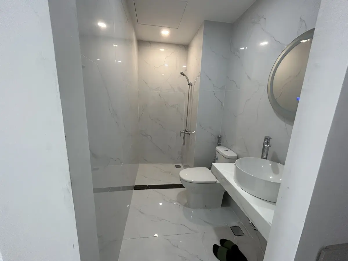 Chuyển nhượng văn phòng 46m2 GIÁ RẤT TỐT 2,6 TỶ nhà đẹp mới