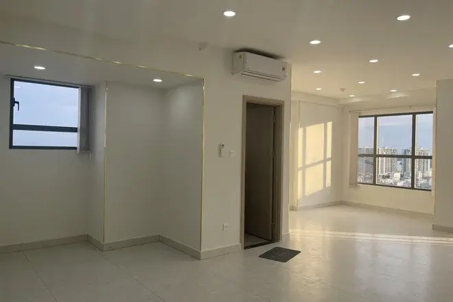 Chuyển nhượng văn phòng 51m2 có ban công căn góc 2,9 tỷ