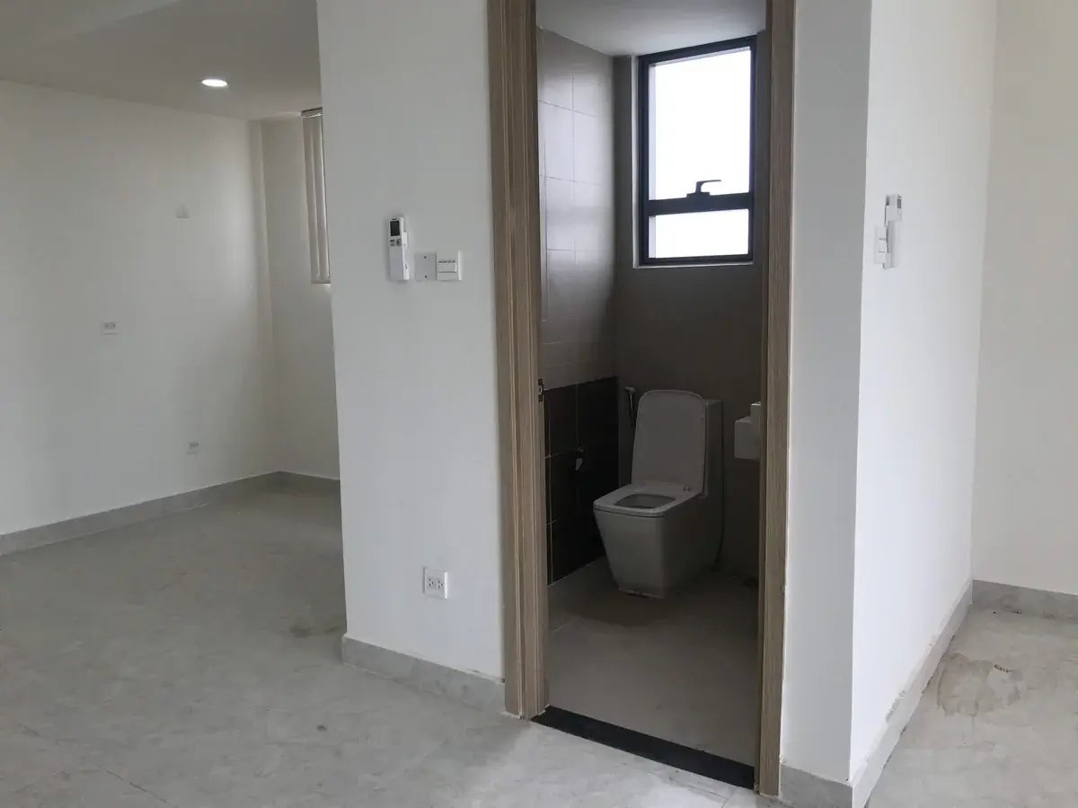 Chuyển nhượng văn phòng 51m2 có ban công căn góc 2,9 tỷ