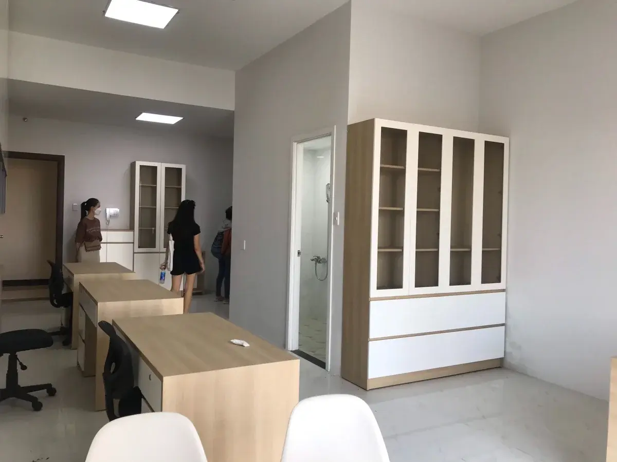The Sun Avenue cho thuê văn phòng 12 triệu full bàn ghế 45m2
