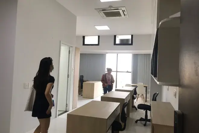 The Sun Avenue cho thuê văn phòng 12 triệu full bàn ghế 45m2