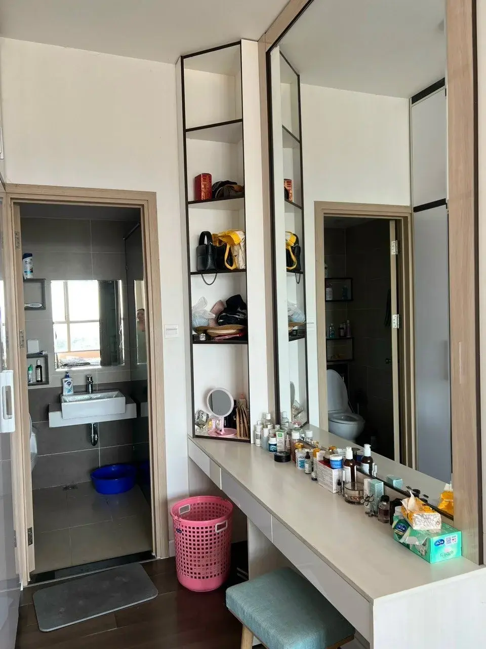 Thuê căn hộ 2 phòng ngủ full nội thất 17 triệu bao phí 75m2 nhà đẹp