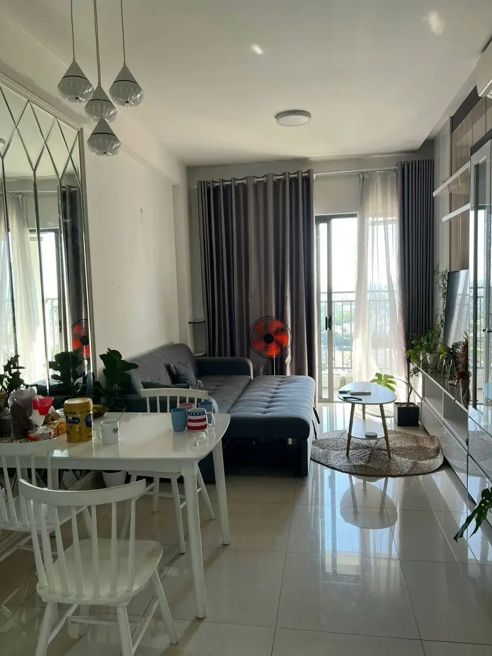 Thuê căn hộ 2 phòng ngủ full nội thất 17 triệu bao phí 75m2 nhà đẹp