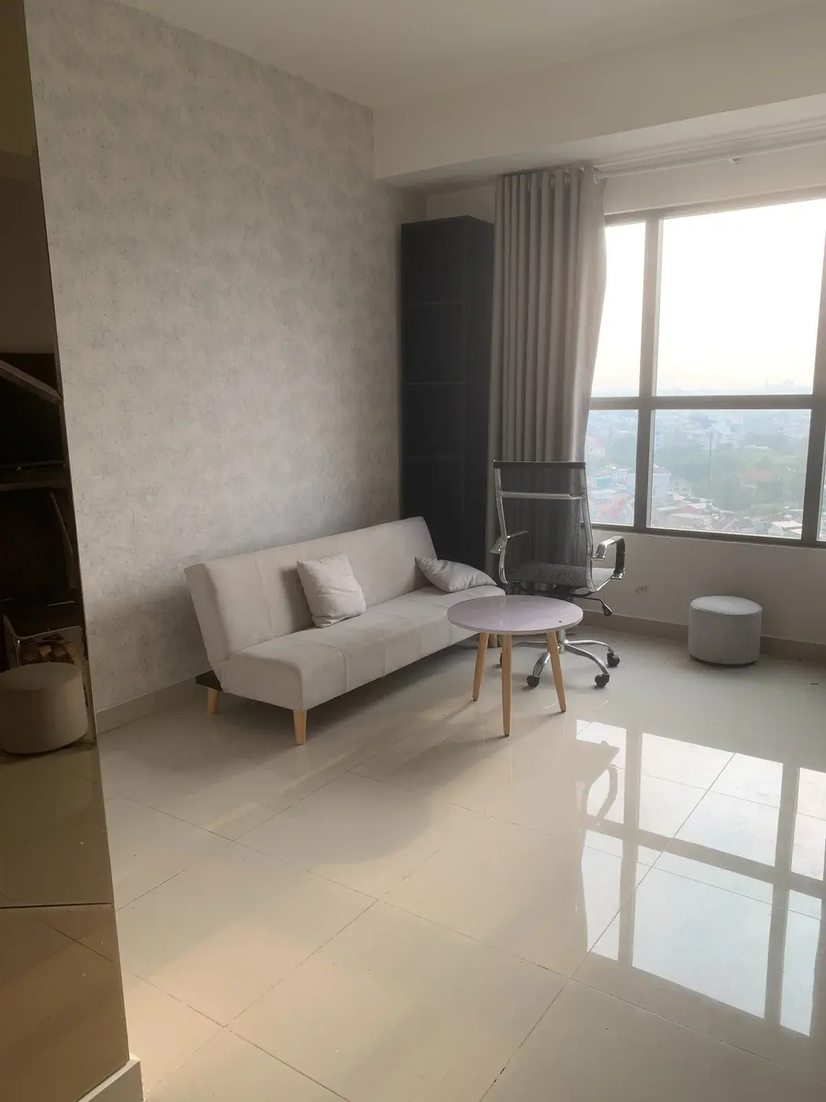 Chuyển nhượng studio 2,05 tỷ diện tích 31m2 full nội thất The Sun Avenue