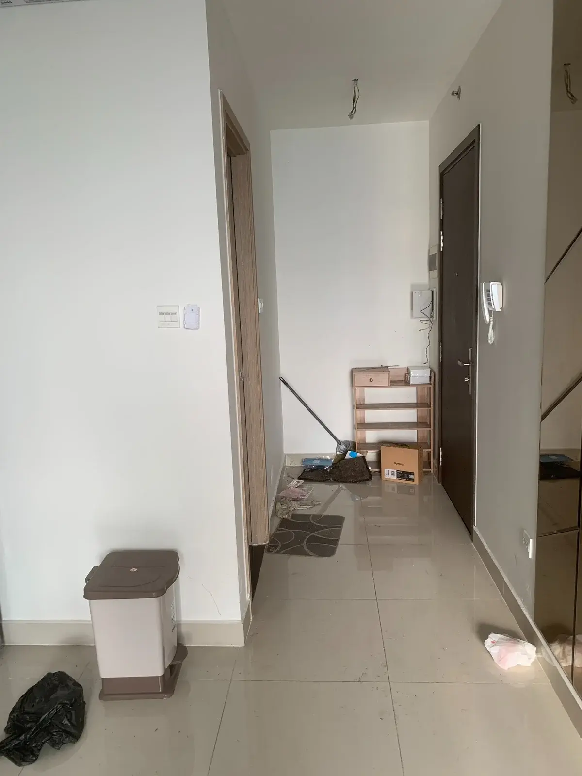 Chuyển nhượng studio 2,05 tỷ diện tích 31m2 full nội thất The Sun Avenue