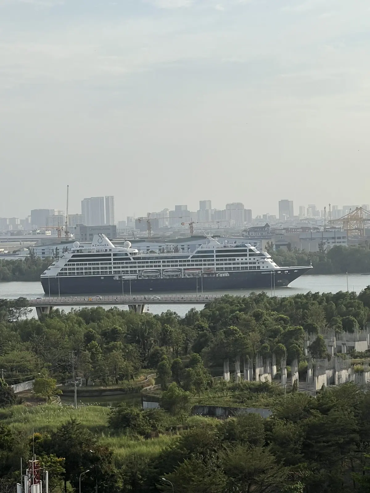 Cho thuê 2 phòng ngủ The Sun Avenue nhà đẹp view sông rất đẹp 75m2