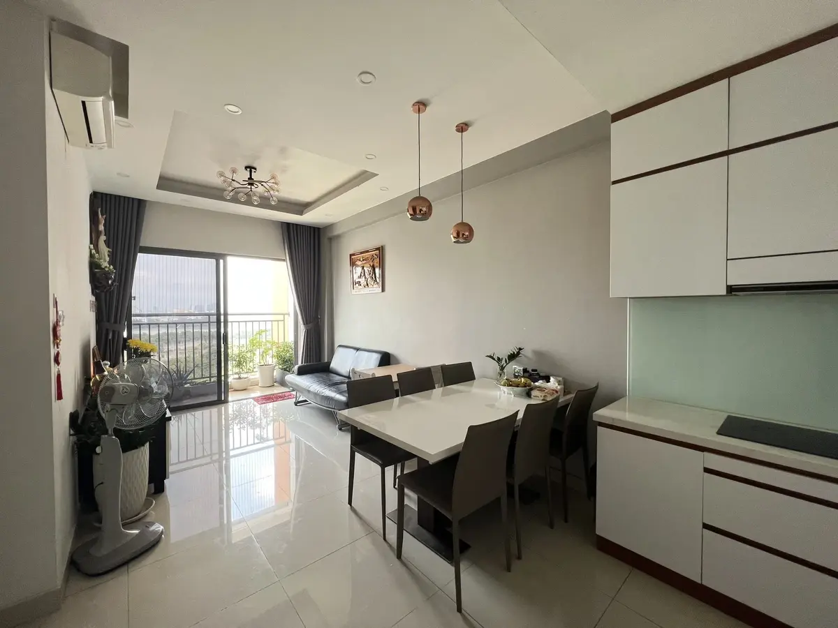 Cho thuê 2 phòng ngủ The Sun Avenue nhà đẹp view sông rất đẹp 75m2