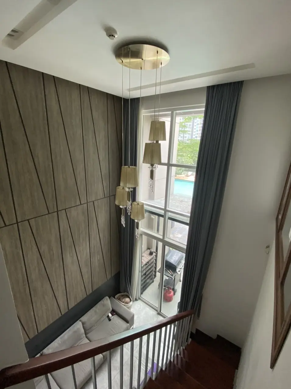 Cho thuê 3pn duplex Vista Verde giá 1500$ nhà đẹp có ban công rộng