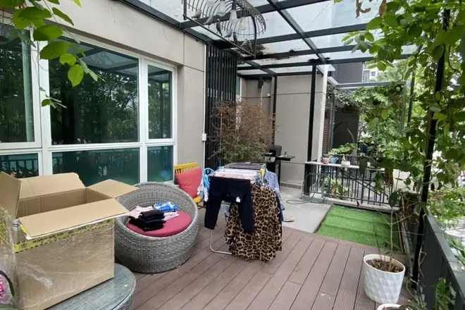 Cho thuê 3pn duplex Vista Verde giá 1500$ nhà đẹp có ban công rộng