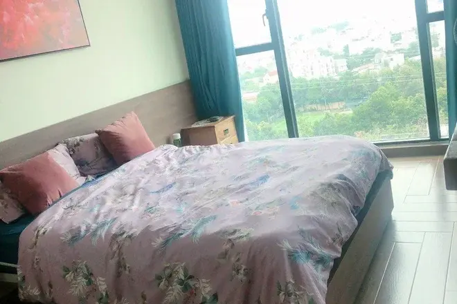 Chuyển nhượng căn hộ 2 phòng đầy đủ nội thất giá rất tốt 5.45 tỷ 85m2