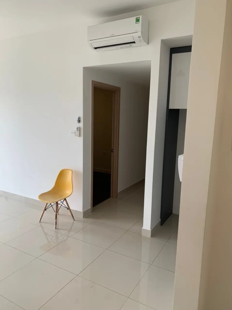 Chuyển nhượng 3PN giá 6,9 tỷ nội thất cơ bản The Sun Avenue