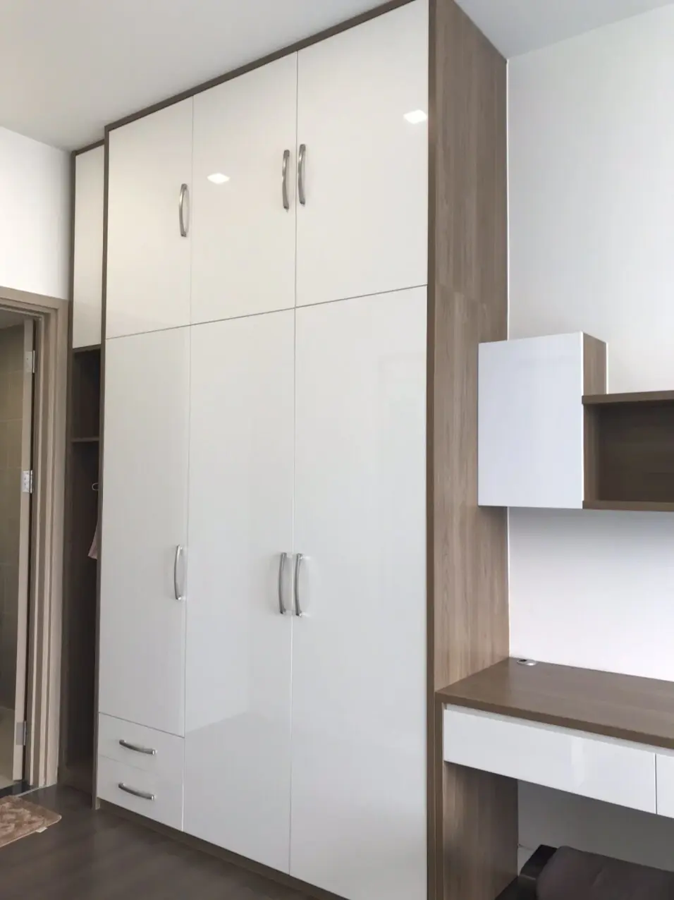 Cho thuê 2 phòng ngủ nhà đẹp view sông giá 17 triệu bao phí 75m2