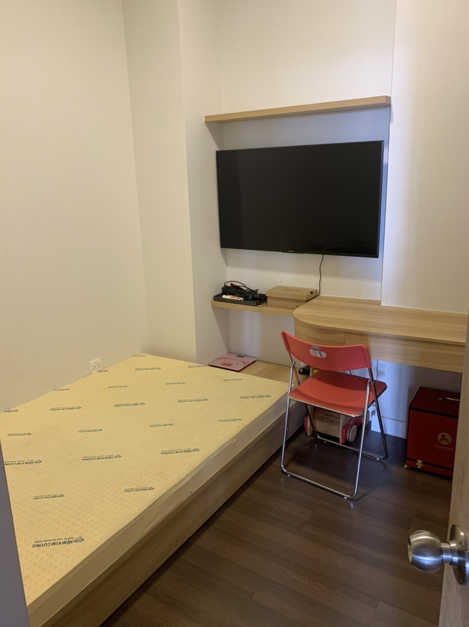 Chuyển nhượng căn hộ 1pn+1 The Sun Avenue giá mềm 4,2 tỷ 56m2