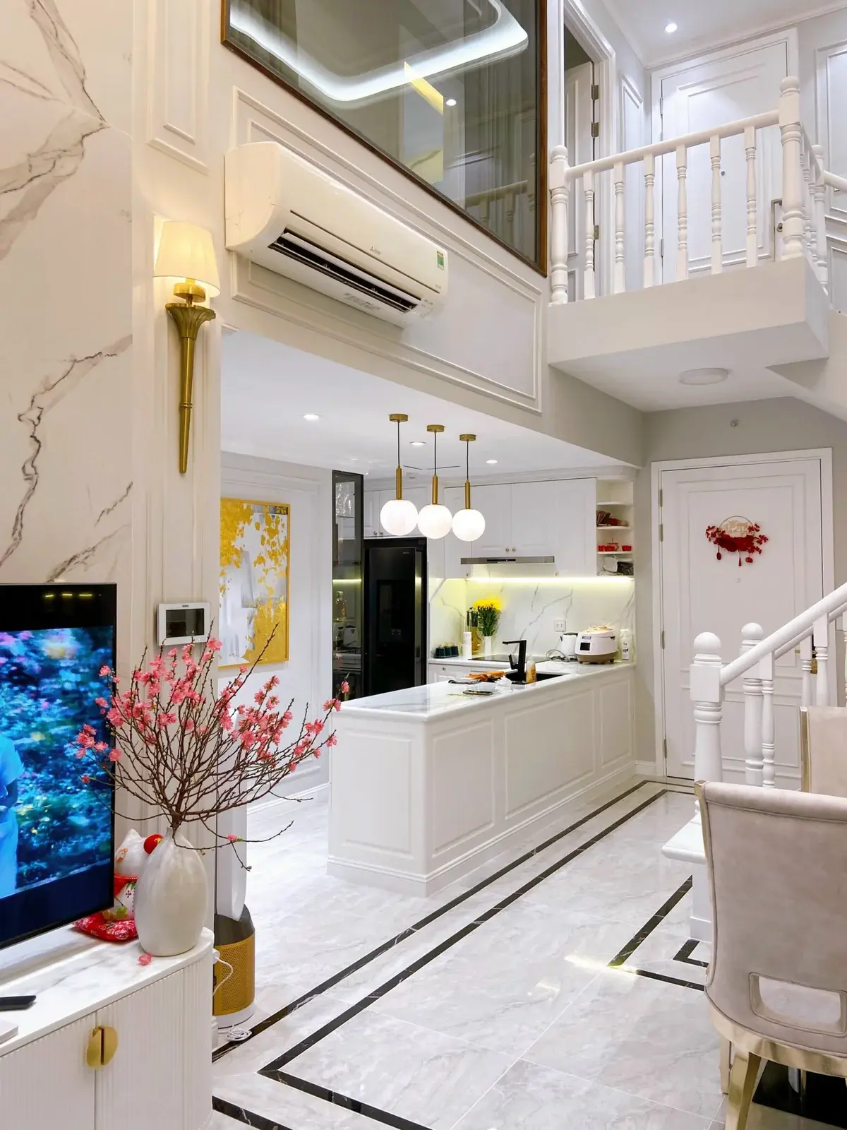 Bán nhà 2pn 103m2 thiết kế tone màu trắng sang trọng tại Feliz En Vista Quận 2