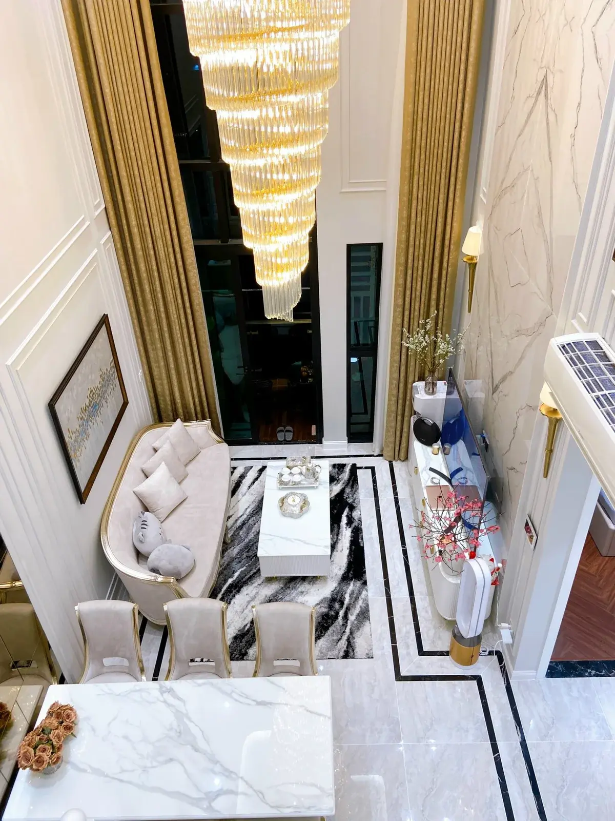 Bán nhà 2pn 103m2 thiết kế tone màu trắng sang trọng tại Feliz En Vista Quận 2