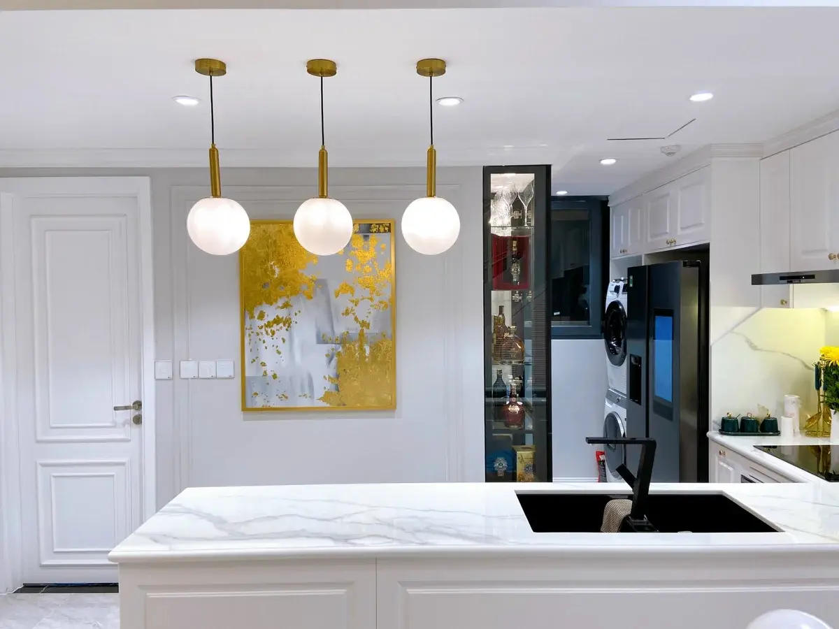 Bán nhà 2pn 103m2 thiết kế tone màu trắng sang trọng tại Feliz En Vista Quận 2