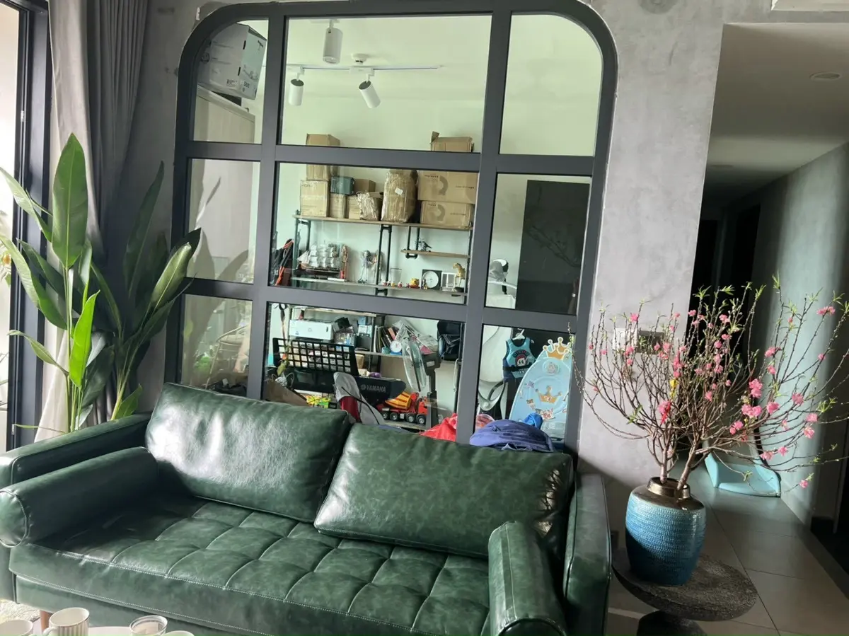 Bán 3Pn nội thất cao cấp giá 9,5 tỷ nhà đẹp view landmark 81 ban công mát