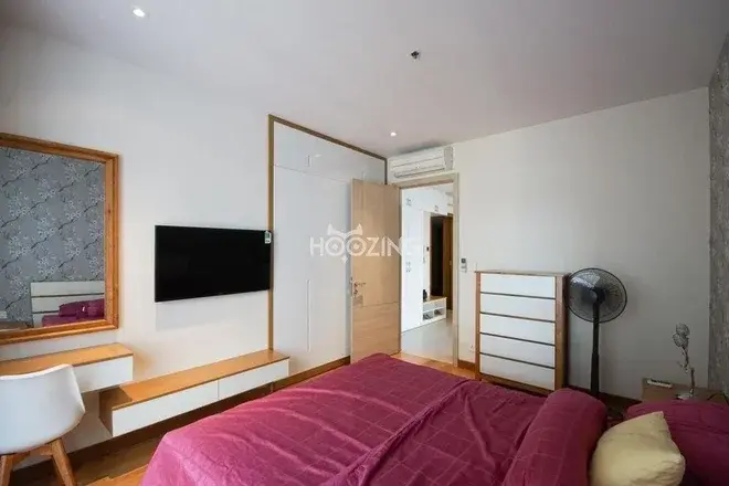 Bán căn hộ 2pn giá 10 tỷ Tháp T4 nhà đẹp ban công thoáng mát đã có sổ