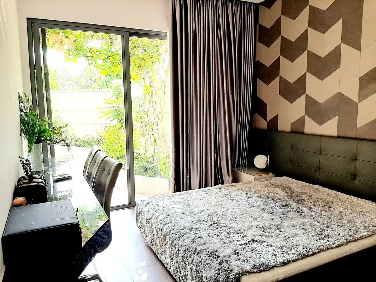 Chuyển nhượng 3Pn 126m2 sở hữu 158m2 sân vườn rất thoáng má giá 20 tỷ